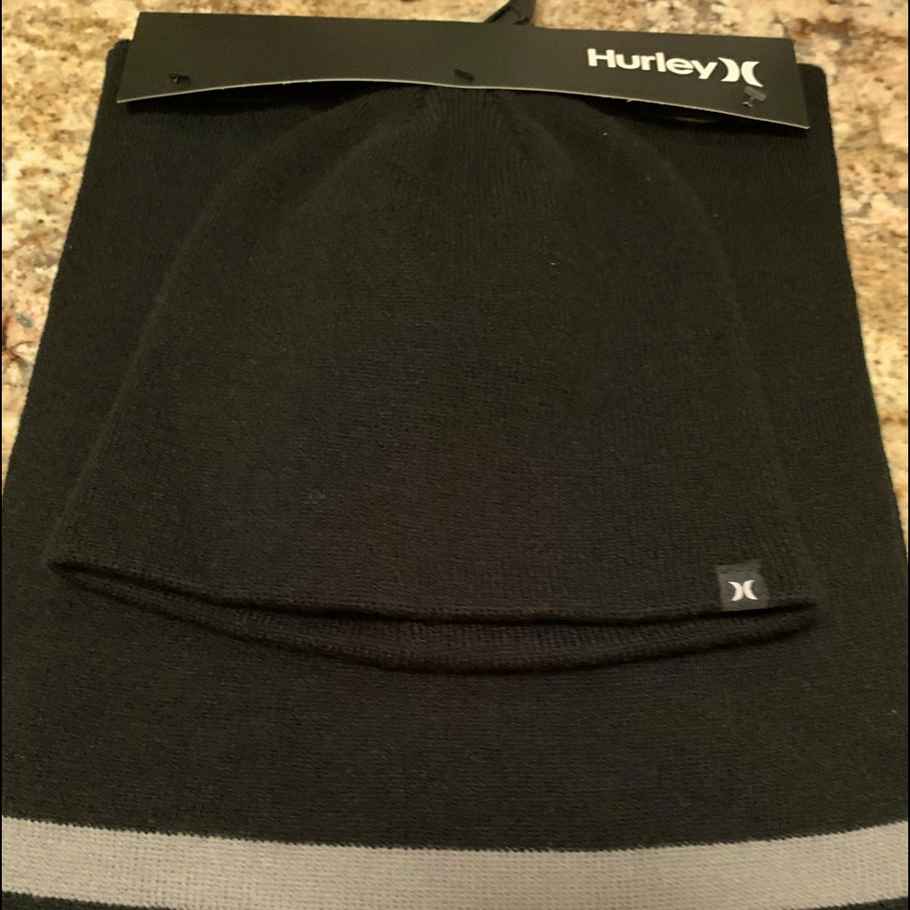 Hat and scarf for a men,s and women’s.